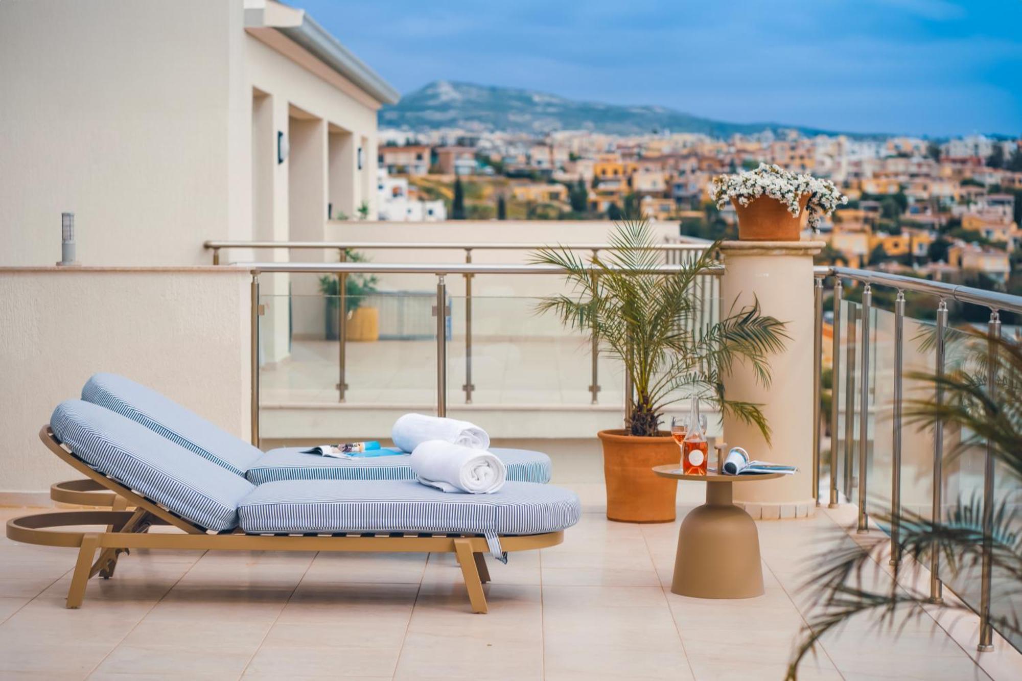 Hotel Wellclub - Wellness Family Experience - Seaview Pafos Zewnętrze zdjęcie