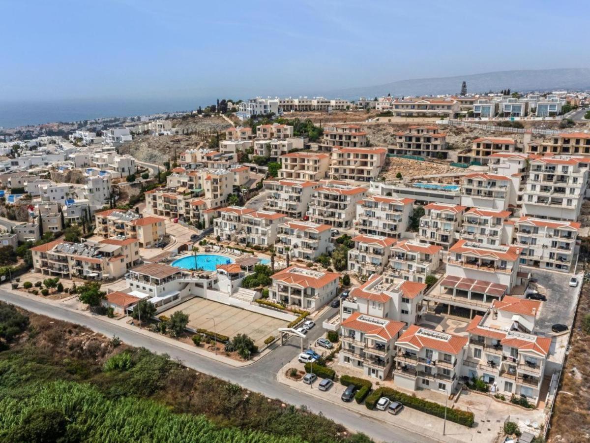Hotel Wellclub - Wellness Family Experience - Seaview Pafos Zewnętrze zdjęcie