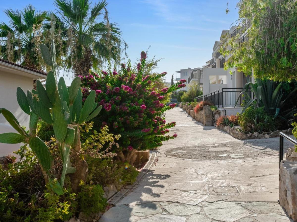 Hotel Wellclub - Wellness Family Experience - Seaview Pafos Zewnętrze zdjęcie