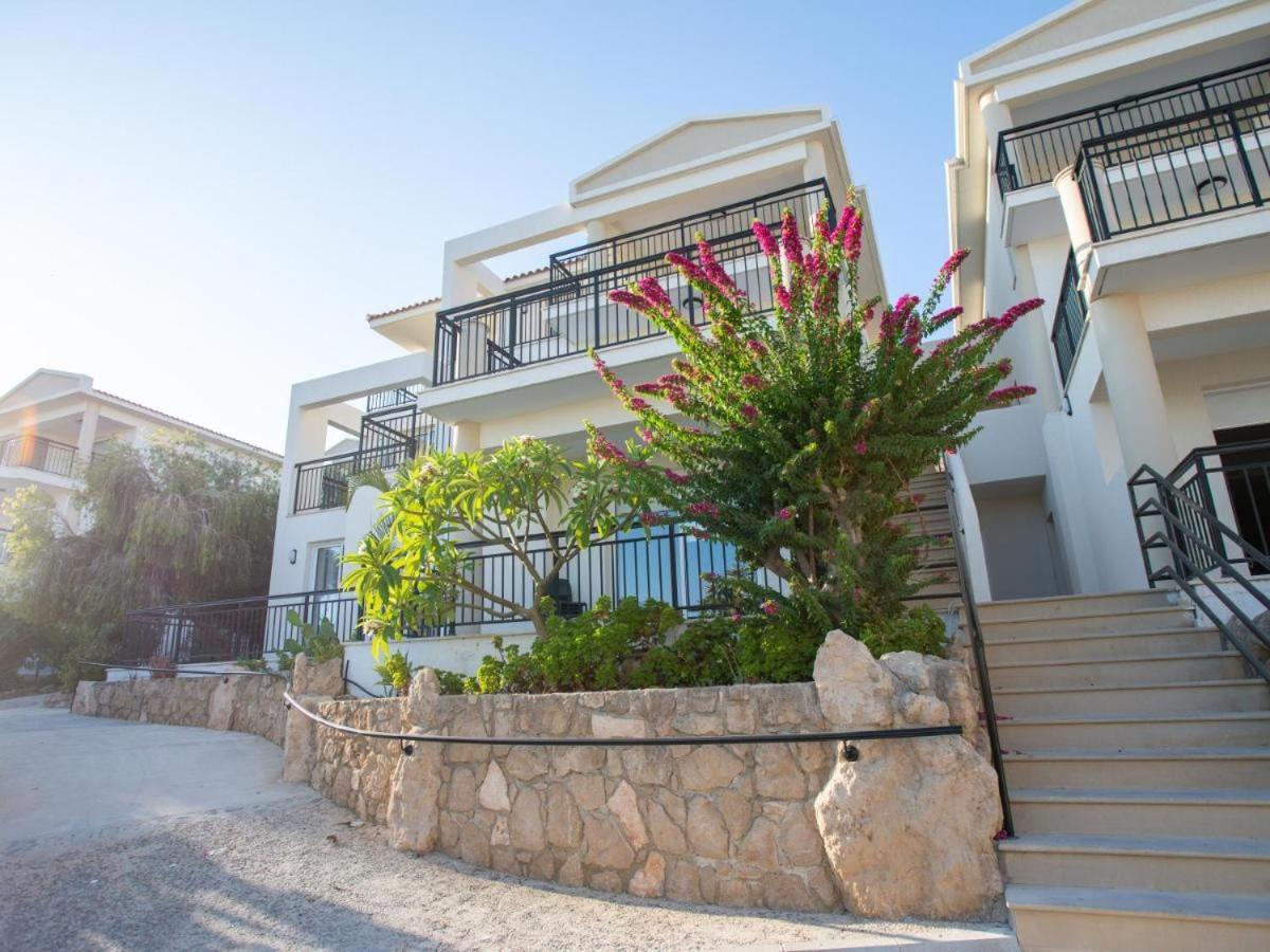 Hotel Wellclub - Wellness Family Experience - Seaview Pafos Zewnętrze zdjęcie