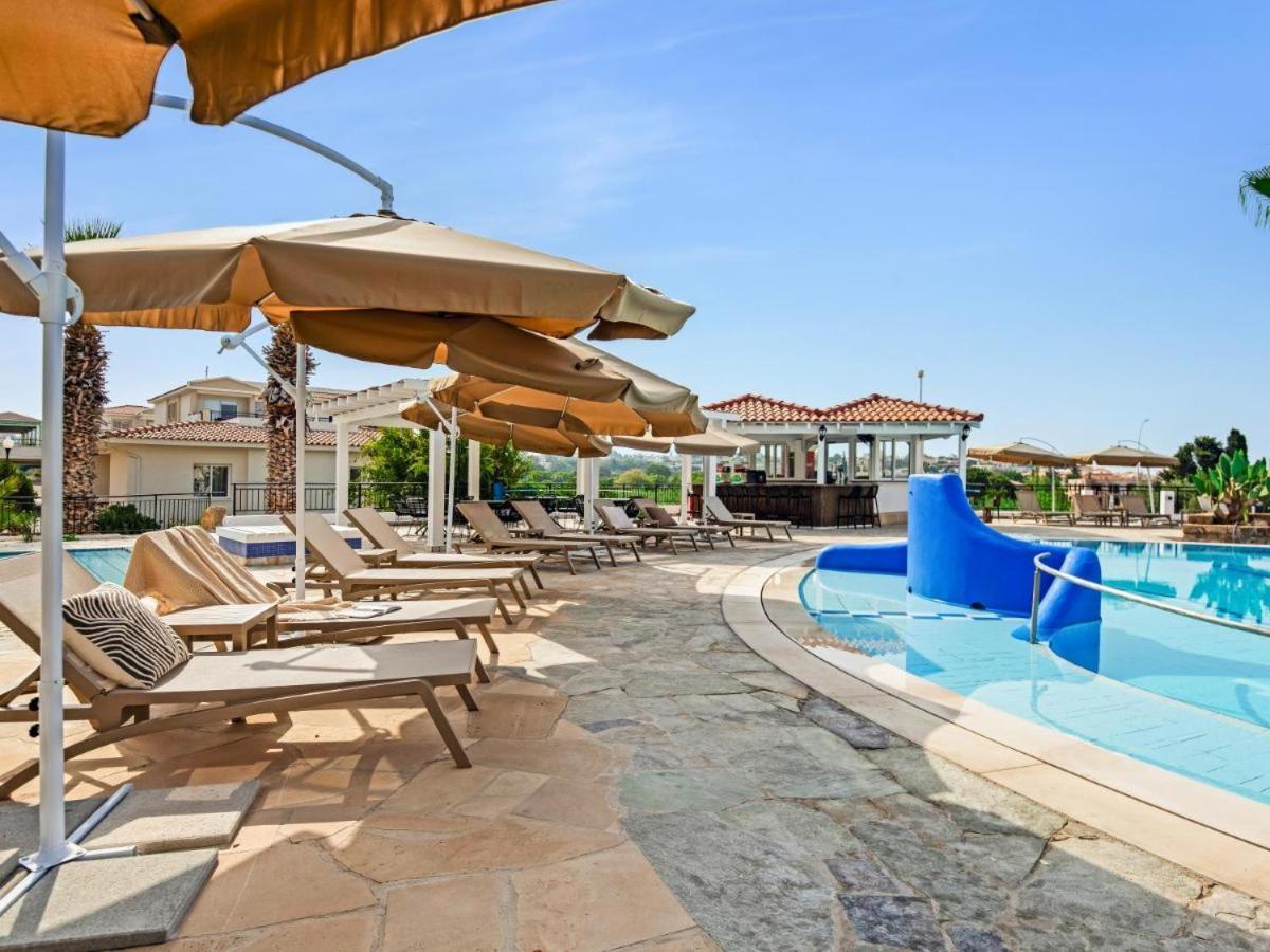 Hotel Wellclub - Wellness Family Experience - Seaview Pafos Zewnętrze zdjęcie