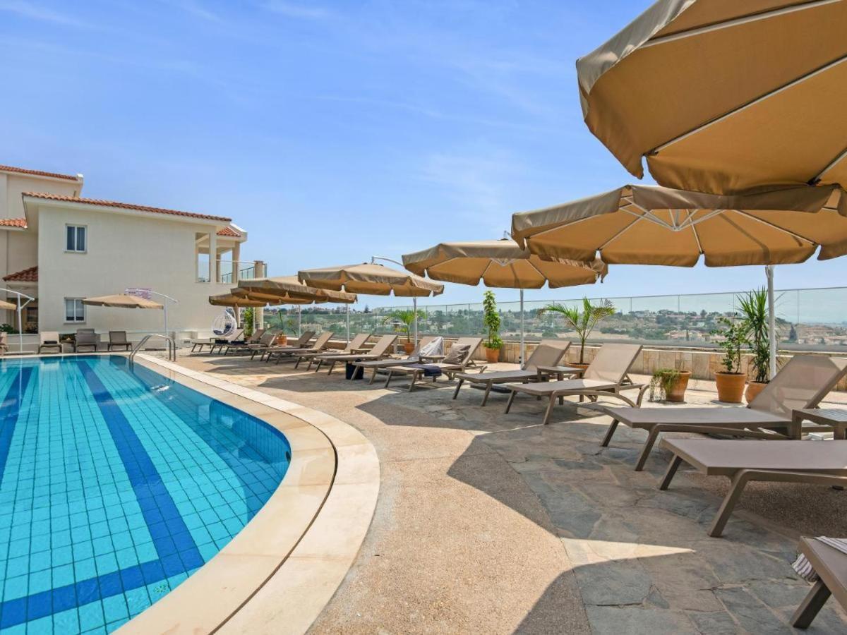 Hotel Wellclub - Wellness Family Experience - Seaview Pafos Zewnętrze zdjęcie