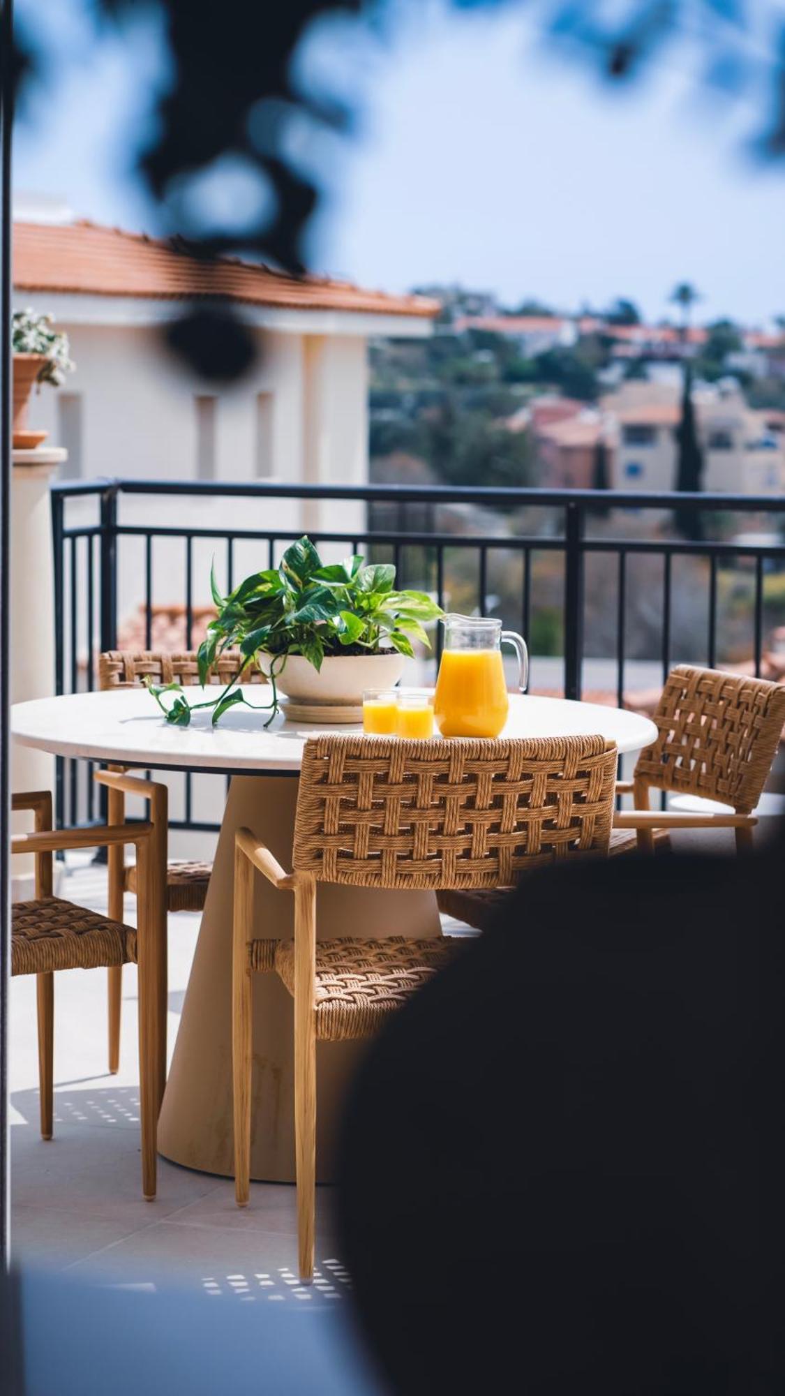 Hotel Wellclub - Wellness Family Experience - Seaview Pafos Zewnętrze zdjęcie
