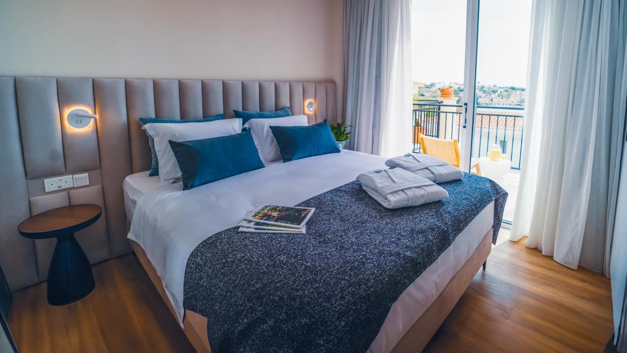 Hotel Wellclub - Wellness Family Experience - Seaview Pafos Zewnętrze zdjęcie