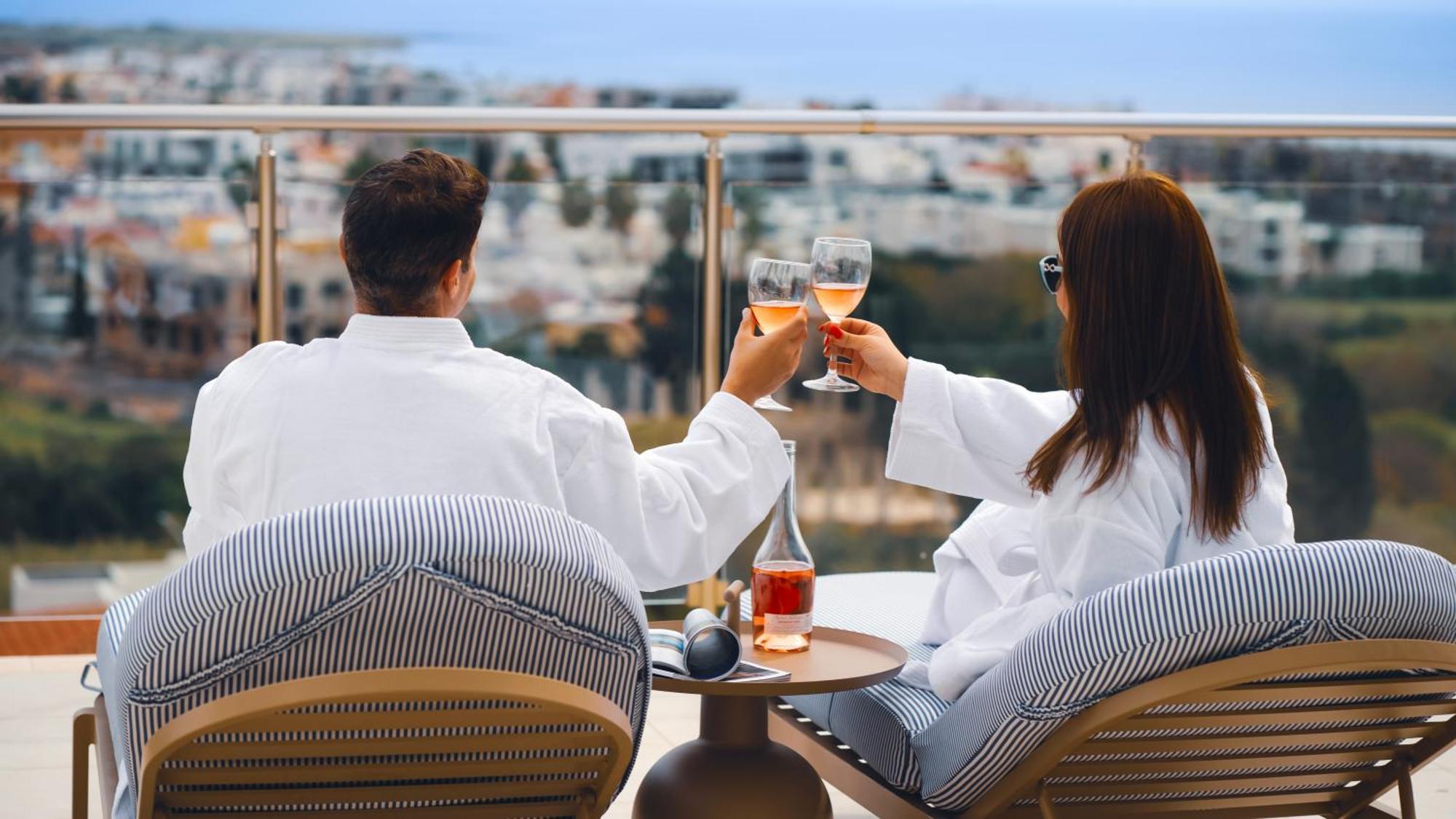 Hotel Wellclub - Wellness Family Experience - Seaview Pafos Zewnętrze zdjęcie
